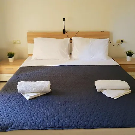 Lilia каваци, Apartamento *