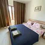 Lilia каваци, Apartmán *