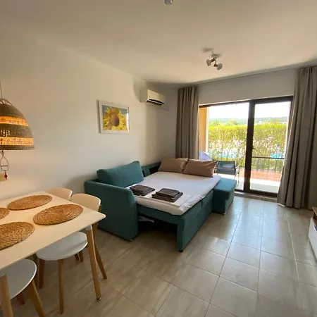 Lilia каваци, Apartment *