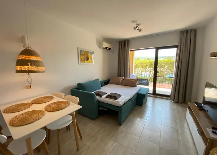 Lilia каваци, Apartment *